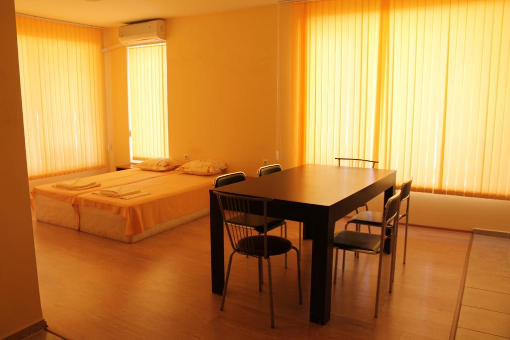 Aqua Blue Apartments Sunny Beach Oda fotoğraf